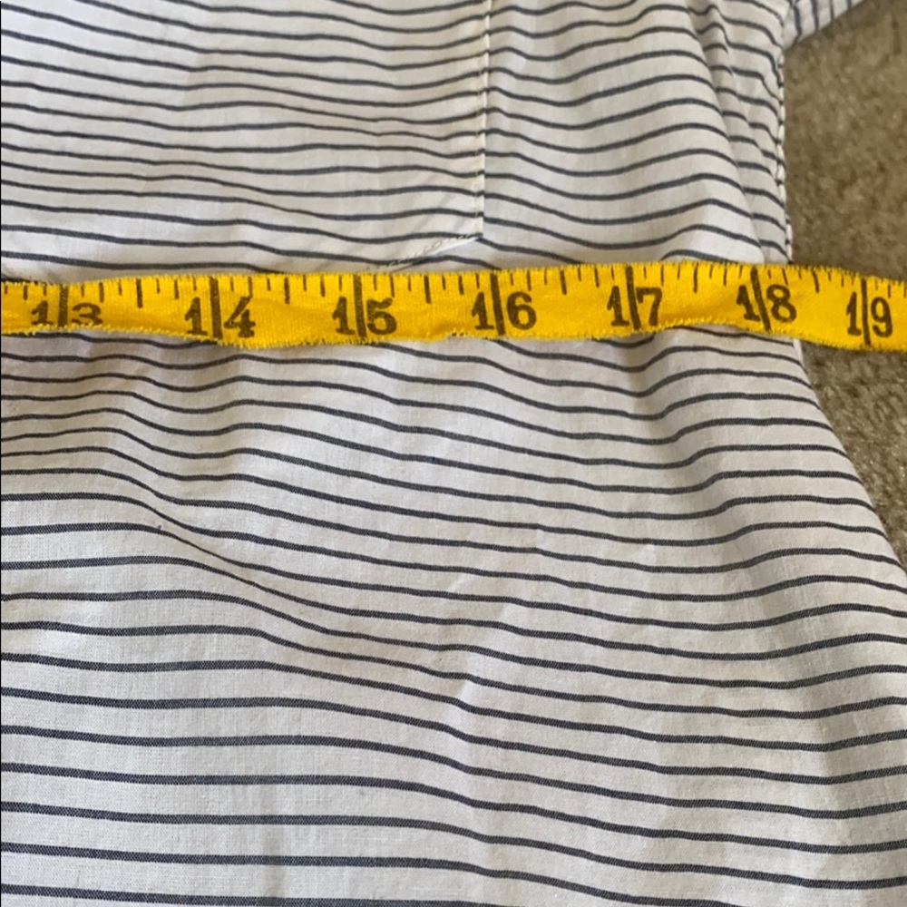 🥭 (4 for $15) Long Striped Button Down Banana Republic - Picture 4 of 7